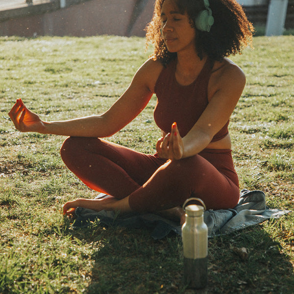 16oz-rise-reflect-with-bamboo-cap-x9 16oz_rise_reflect_yoga_park_headphones_square.jpg