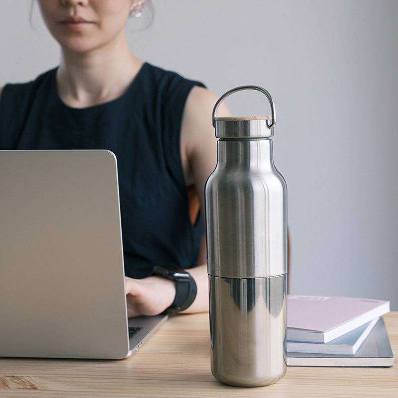20oz-rise-reflect-with-bamboo-cap-l5 20oz_rise_reflect_desk_laptop_square.jpg