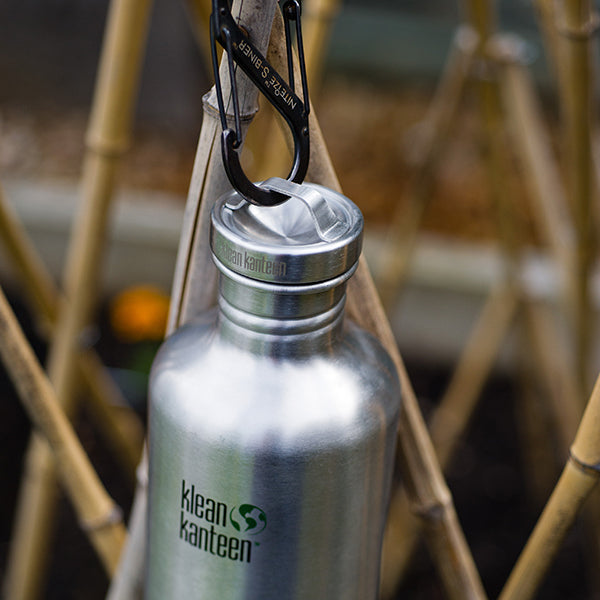classic-steel-loop-cap-c8 40oz_bottle_steel_loop_cap_lifestyle.jpg