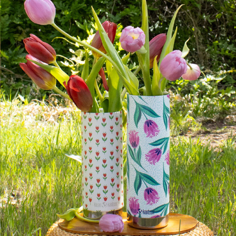 16oz-tkwide-with-cafe-red-tulips-g6 bottles_seasonal_spring_flowers_2_square.jpg