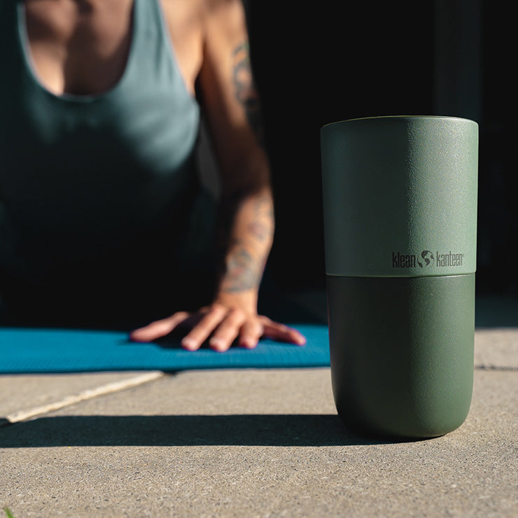 smoothie-set-w4 smoothie_kit_rise_tumbler_seaspray_closeup.jpg