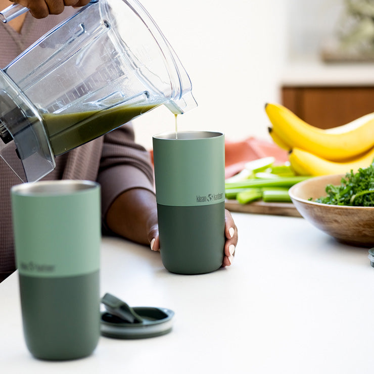 smoothie-set-w4 smoothie_kit_rise_tumbler_smoothie_pour.jpg