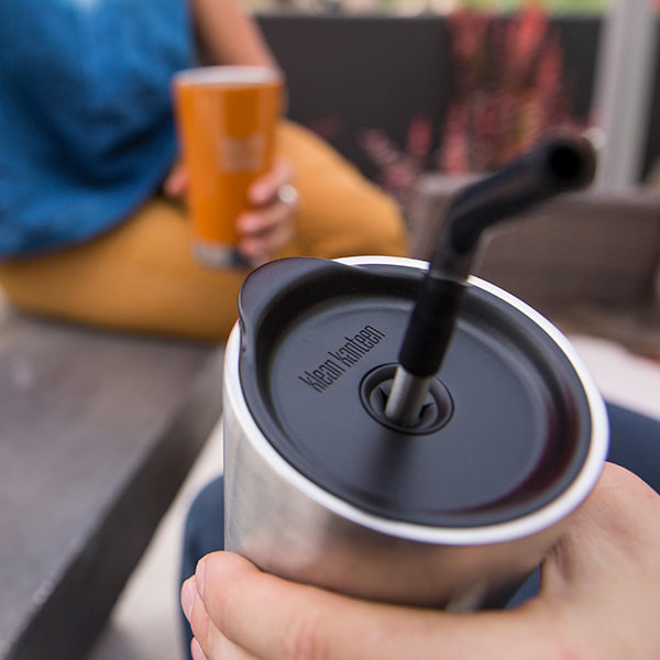 tumbler-straw-lid-with-straw-k4 steel_Straw-Shot_lifestyle_59367159-bd87-4b2d-88ba-76af85af65de.jpg
