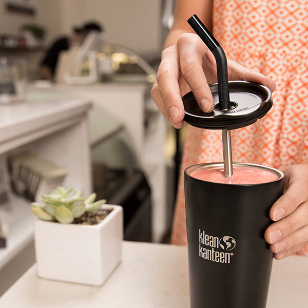tumbler-straw-lid-with-straw-k4 steel_straw_smoothie-At-Counter-With-Lid_lifestyle_a071dbd2-9fd8-4eea-b04c-2a3732ff8612.jpg